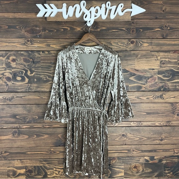 L’AGENCE | Crushed Velvet Riley Mink Wrap Dress Quarter Bell Sleeve Mini Dress - Picture 9 of 15